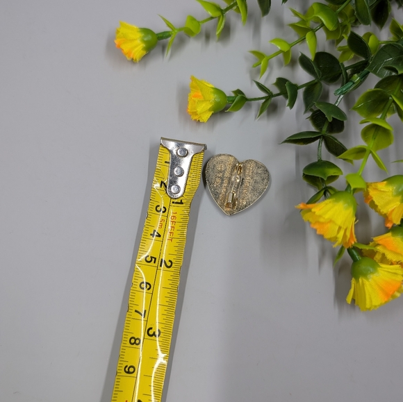 ET Merch Vintage Gold Heart Brooch - Picture 3 of 3